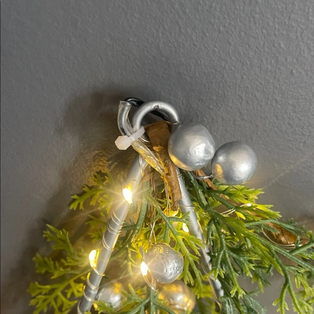 Star-Shaped Holiday String Lights with Greenery